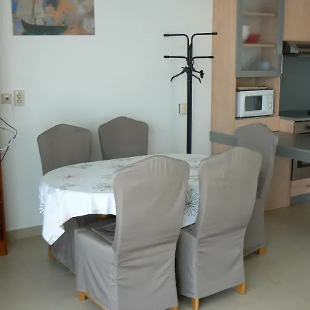 公寓 Hullam Apartman